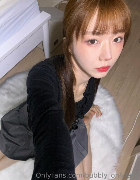 Bubbly live エロティックモデル 写真