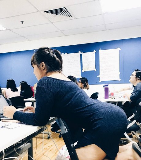 Aisyahej ポルノモデル 写真