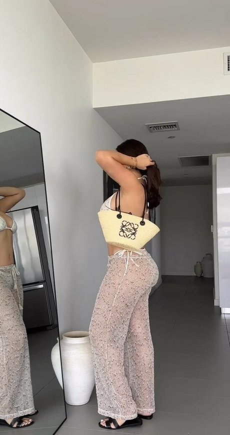 Nazanin Kavari アートポルノスター アーカイブ