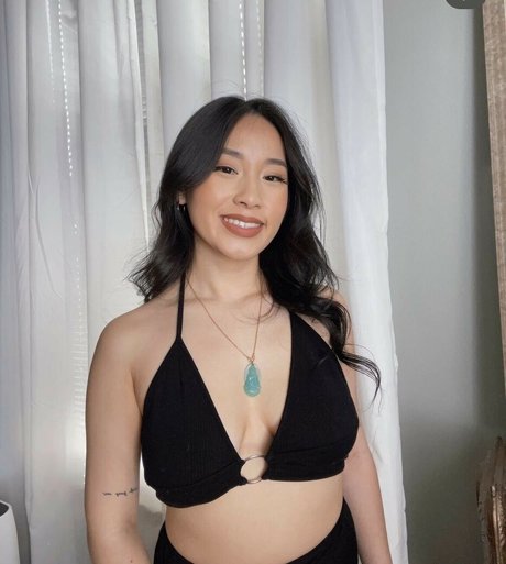 大きなプッシー唇オンリーファンズ HD 写真