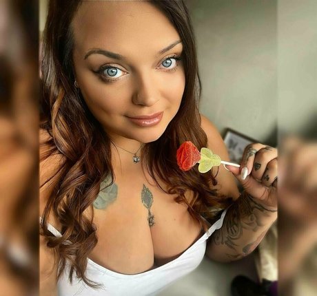 horniemommyfree ポルノスター アート アーカイブ