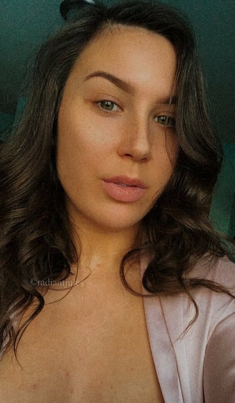 RadiantJules エロティックなモデル ギャラリー