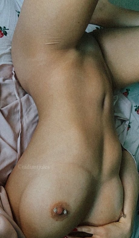 RadiantJules 可愛い女優 写真