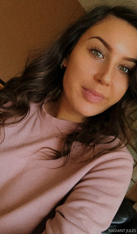 RadiantJules セクシーモデル 写真