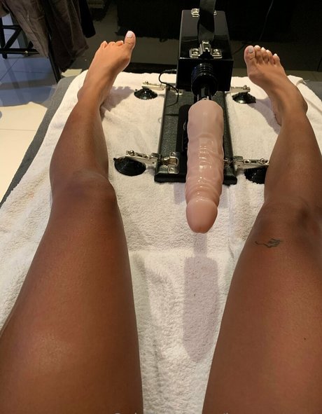 フィットネスコーチオンリーファンズ ホットヌード 画像