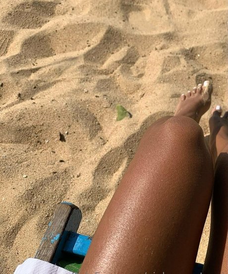 曲線美のランジェリーオンリーファンズ 無料アダルト 写真