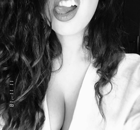 タトゥーオンリーファン 無料xxx 写真