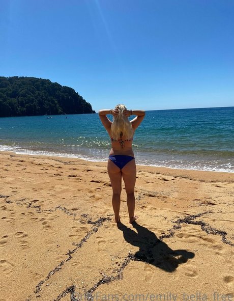 emily bella free 独占ポルノスター 写真