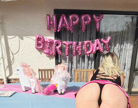 emily bella free トップ女優 ギャラリー