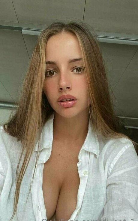 di hot 1 美しいモデル 写真