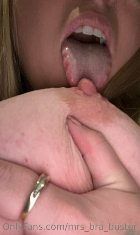 mrs bra buster プロフィール写真