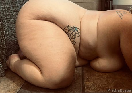 mrs bra buster トップスター 写真