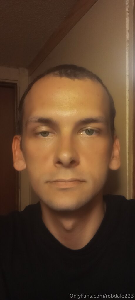 Robdale223 ポルノモデル 写真