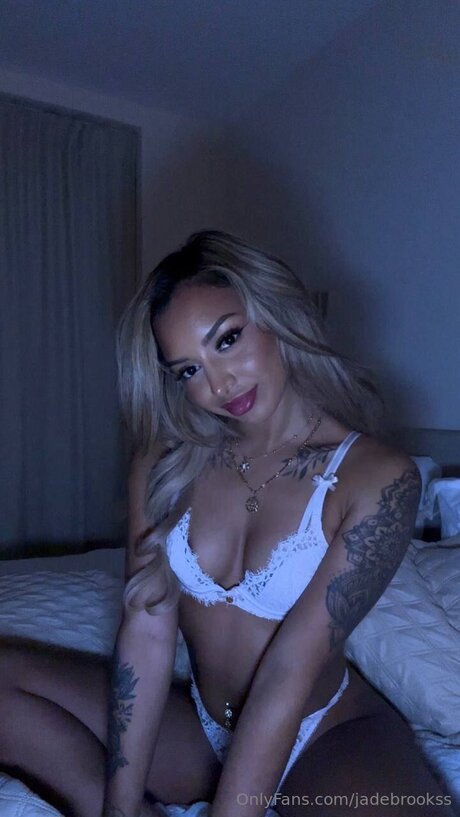 Jadebrookss 高品質のスター ギャラリー