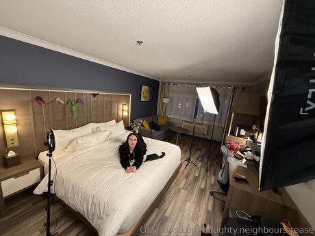 Naughty Neighbours Tease ポルノスター ベスト ギャラリー