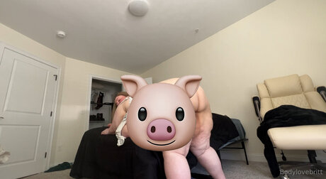 ぽっちゃりカップルオンリーファンズ アダルト 画像