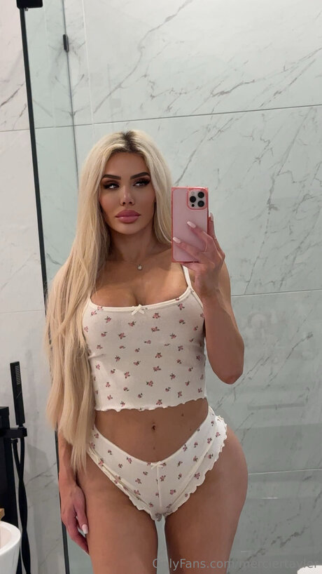 Merciertayler トップ女優 画像