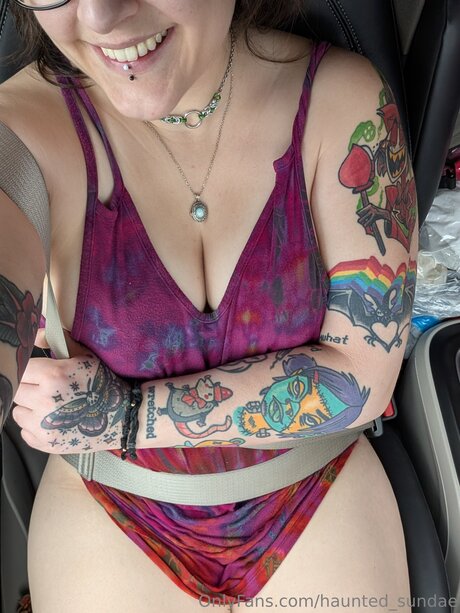 Haunted Sundae ヌードモデル 写真