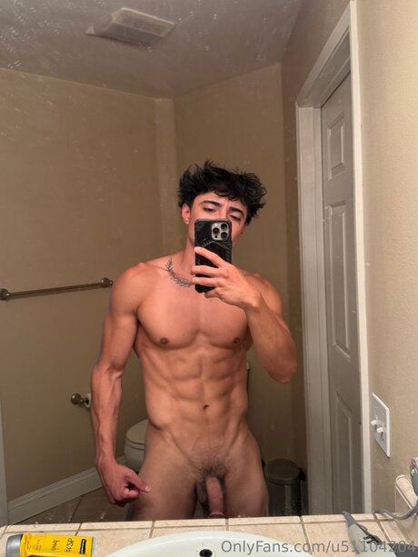 U51104204 アートモデル 写真