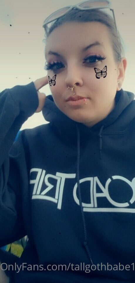 スペードのクイーン オンリーファンズ アート裸 写真