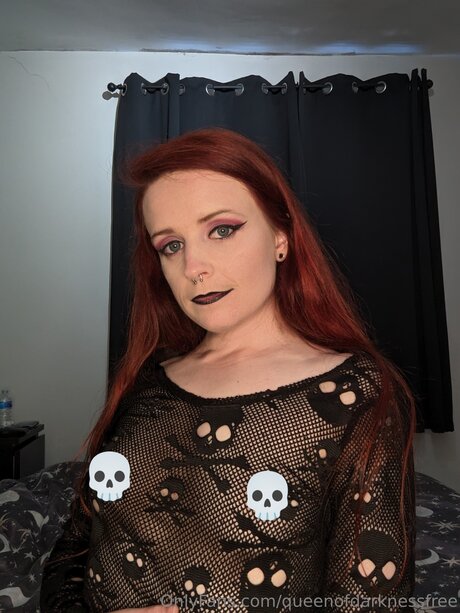 Queenofdarknessfree 独占スター 写真