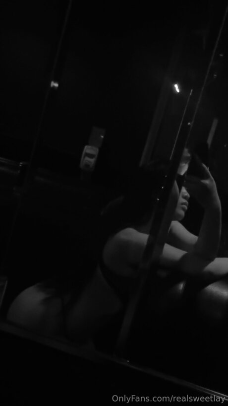 Realsweetlay ホットなポルノスター 写真