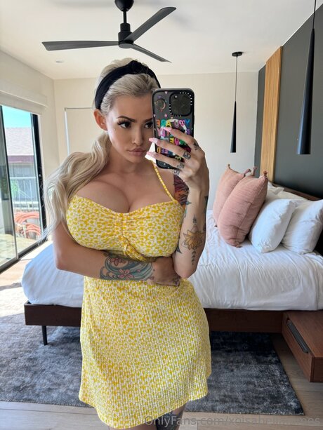 Xoisabellajames ヌードモデル 写真