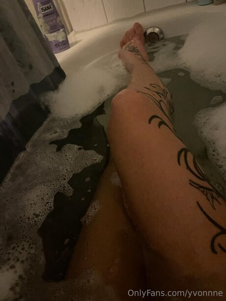 Yvonnne ポルノスター セックス 画像