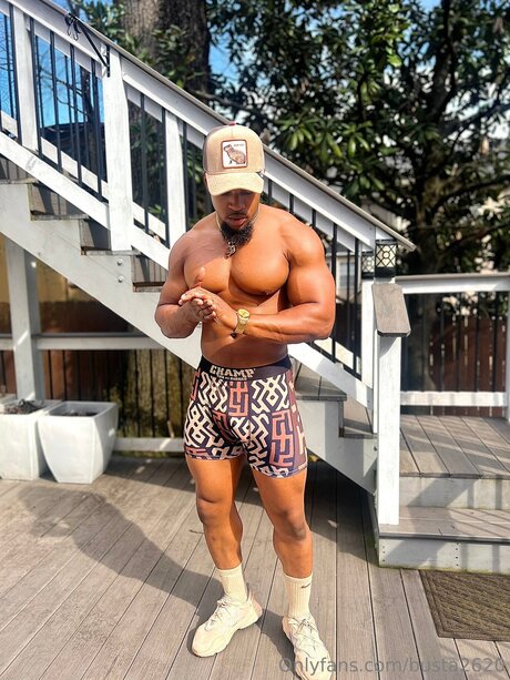 Busta2620 xxxスター 画像