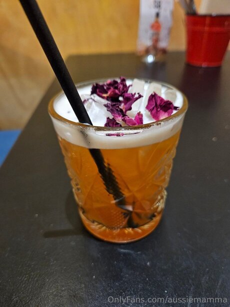 熟女アナルオンリーファンズ 無料 写真