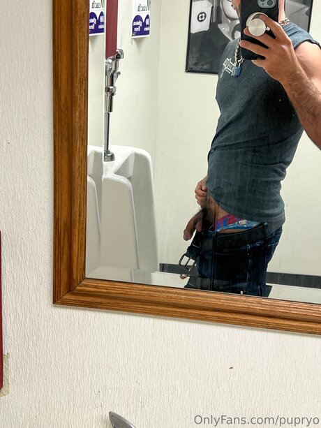 小さなおっぱいオンリーファンズ ホットセクシー 写真