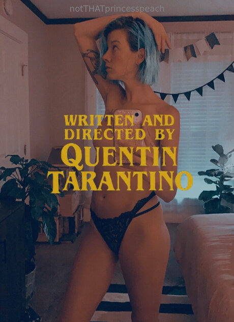 かわいいブロンドのオンリーファンズ ポルノグラフィック 写真