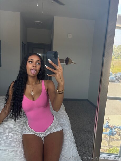 Aylamariaaa 限定スター ギャラリー