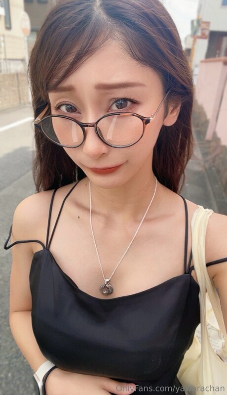 Yawarachan ポルノスター 裸 画像