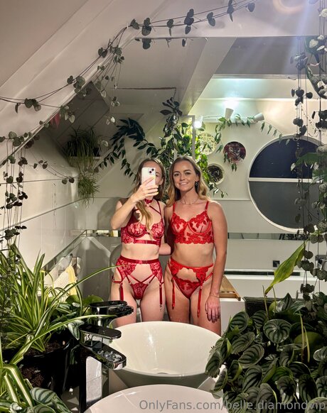 コスプレxxx オンリーファンズ ヌード 画像