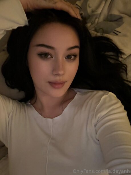 Ja Deyanh ポルノ女優 写真