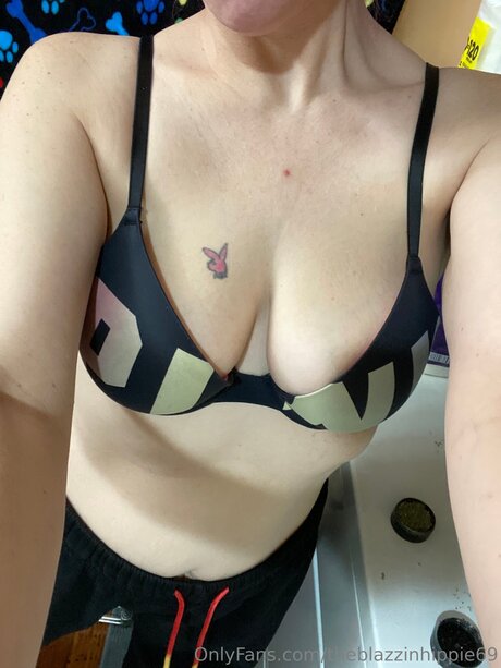 エボニー・ポーグ・オンリーファンズ ホットセクシー 画像