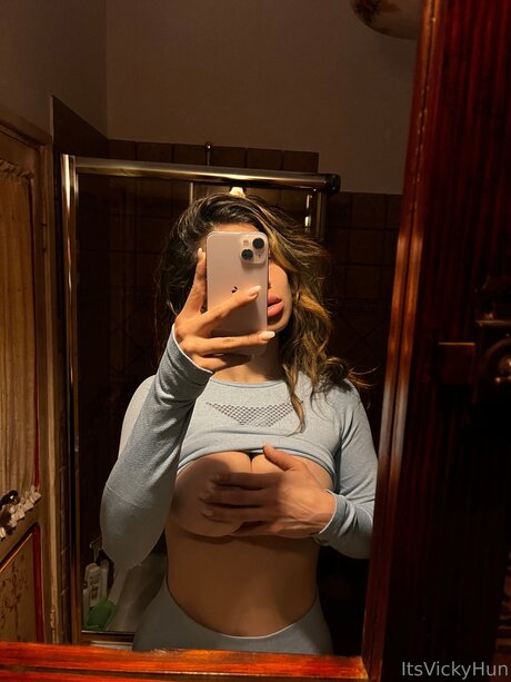 Itsvickyhun 高品質のスター 写真