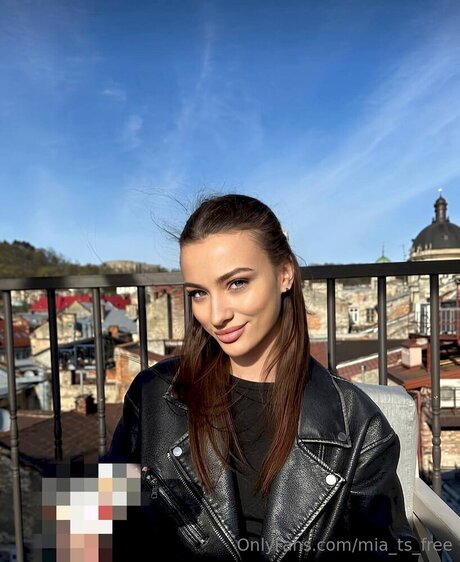Mia Ts Free 写真集