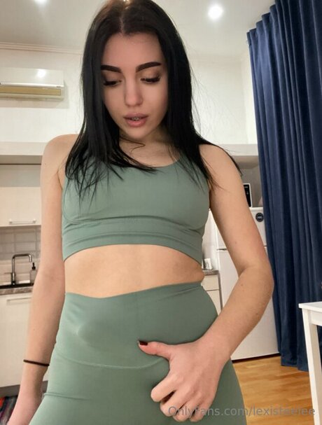 Lexisteelee 無料女優 画像