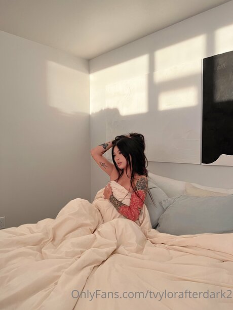 Nhiafterdark2 ホットなポルノスター ギャラリー