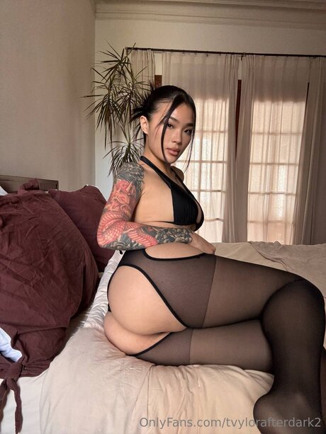 Nhiafterdark2 ポルノスター 美しい 画像