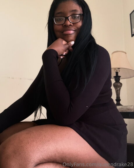 Queendrake28 セックスモデル 写真