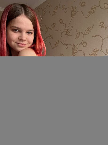 Lily Poppy アダルトモデル 写真