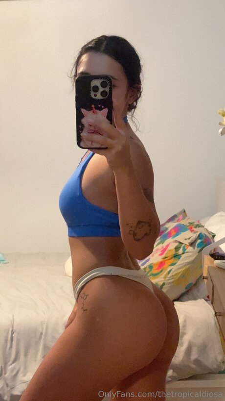 Thetropicaldiosa ポルノスター 画像