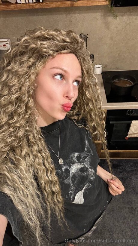 レズビアンマッサージオンリーファンズ セクシーヌード 写真