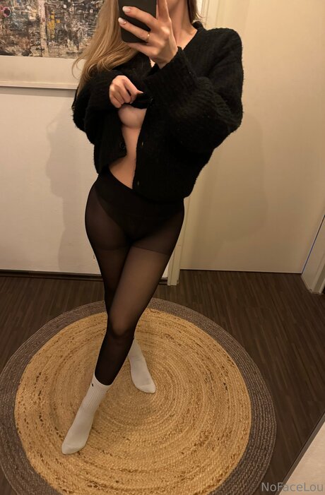 No Face Lou Vip トップポルノスター 写真