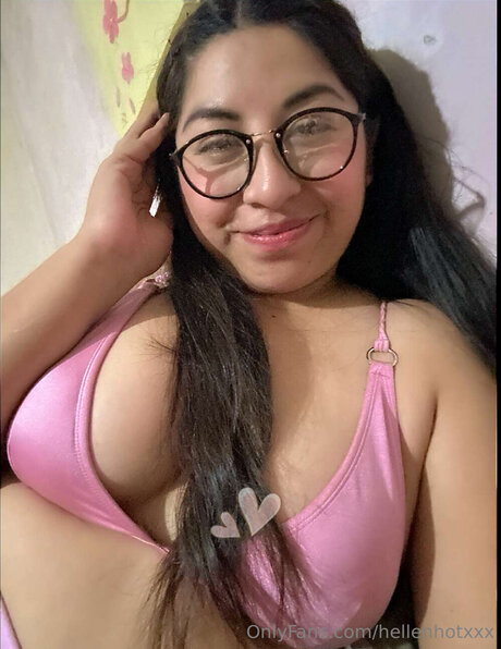 Hellenhotxxx トップポルノスター 写真