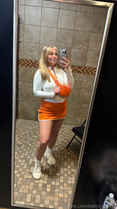 巨尻オンリーファン ポルノ 写真