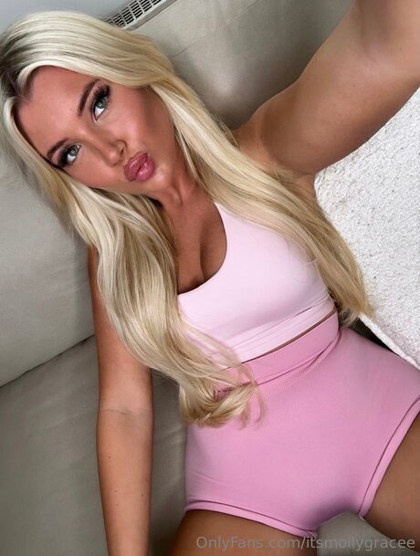 Itsmollygracee トップ女優 ギャラリー